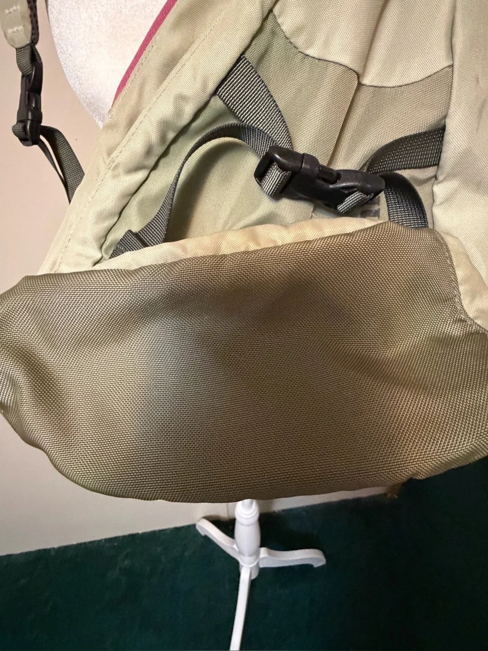 Patagonia Vintage 2013 Atom Sling Bag 8L - Sage Green / Pink (SP13)